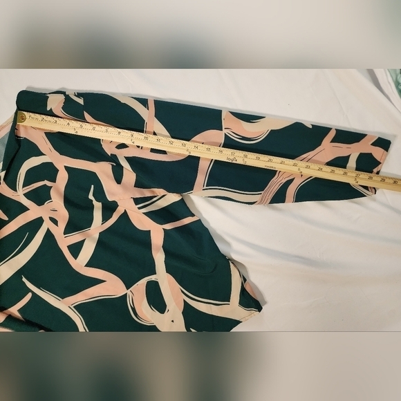 Womens Green and Pink Allover Print Lightweight 2X V Neck Blouse - Picture 3 of 7